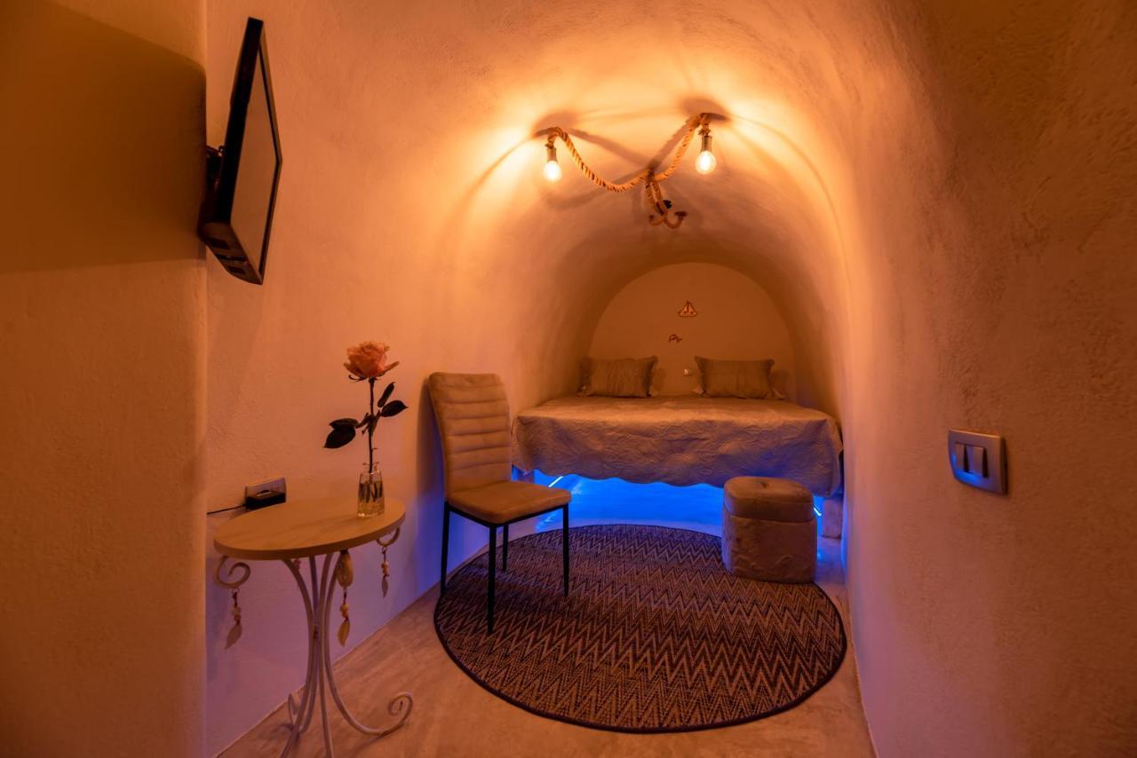 Black Bay Caves Suites Akrotírion Eksteriør billede