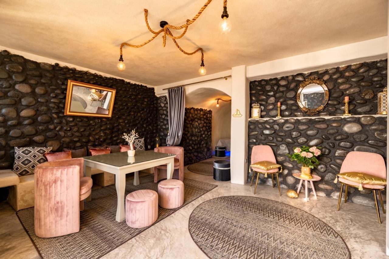 Black Bay Caves Suites Akrotírion Eksteriør billede